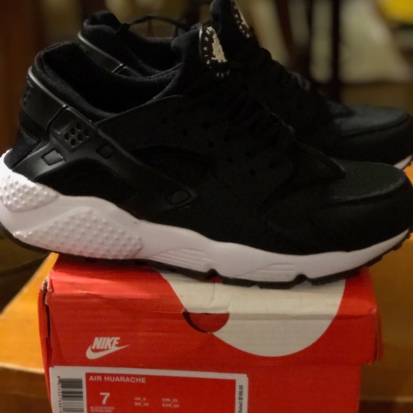 Nike Other - Nike Air Huarache-Men's Size 7/ Women's Size 9